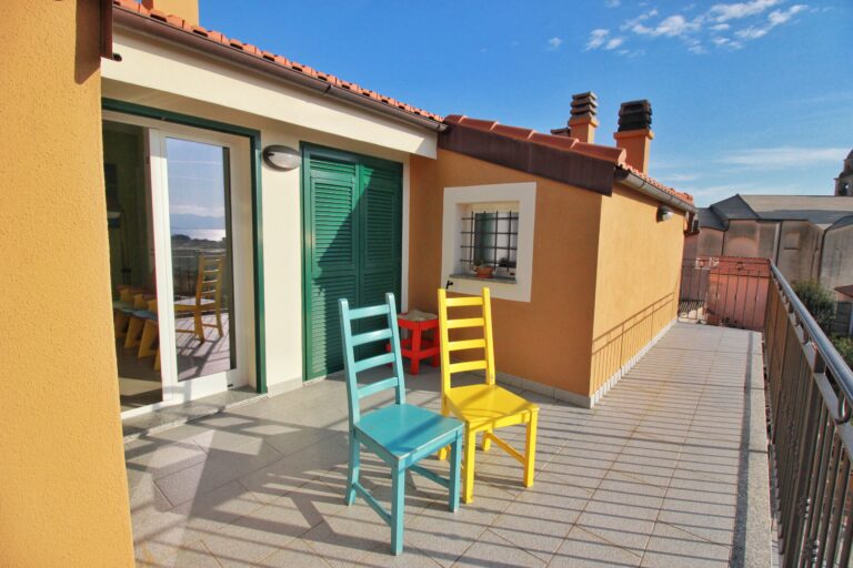 Sole e mare sul terrazzo