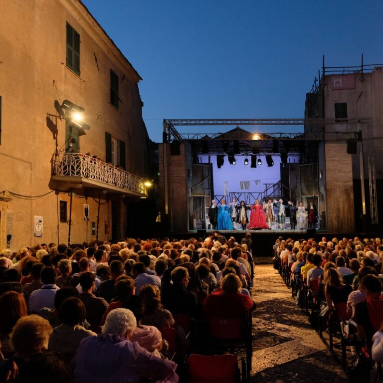 Il teatro in piazza